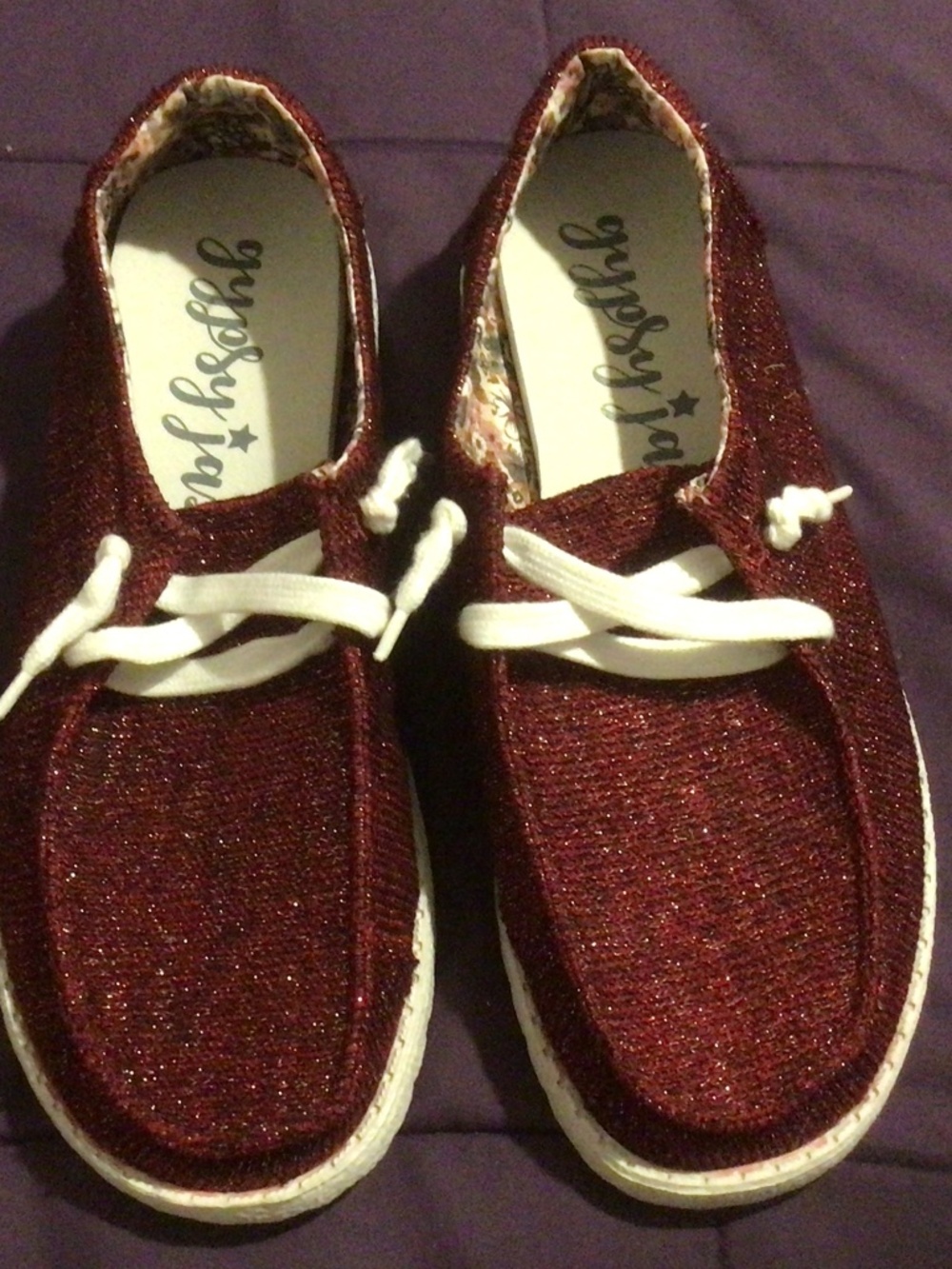 Preowned Gypsy Jazz Red Shimmery Sneaker 8.5